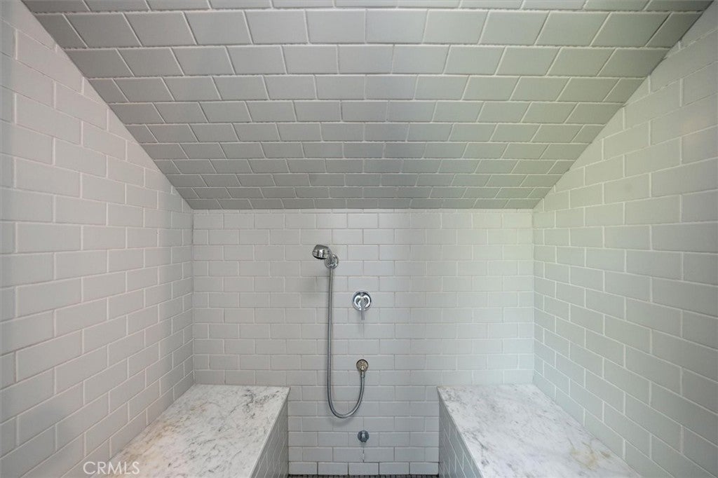 Agoura Hills, California, 91301, United States, 4 Bedrooms Bedrooms, ,5 BathroomsBathrooms,Residential,Active,1966025