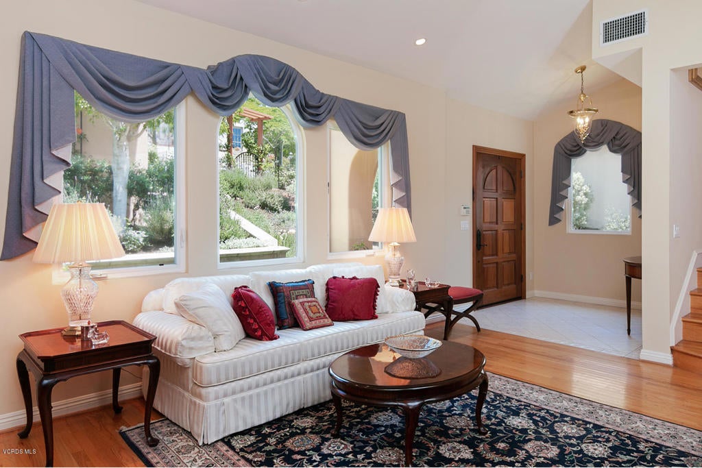 Ventura, California, 93001, United States, 4 Bedrooms Bedrooms, ,4 BathroomsBathrooms,Residential,Contingent,1944037