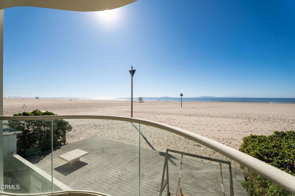 Oxnard, California, 93035, United States, 4 Bedrooms Bedrooms, ,5 BathroomsBathrooms,Residential,Active,1953419