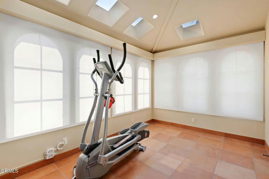 Ventura, California, 93001, United States, 3 Bedrooms Bedrooms, ,4 BathroomsBathrooms,Residential,Active,1756327