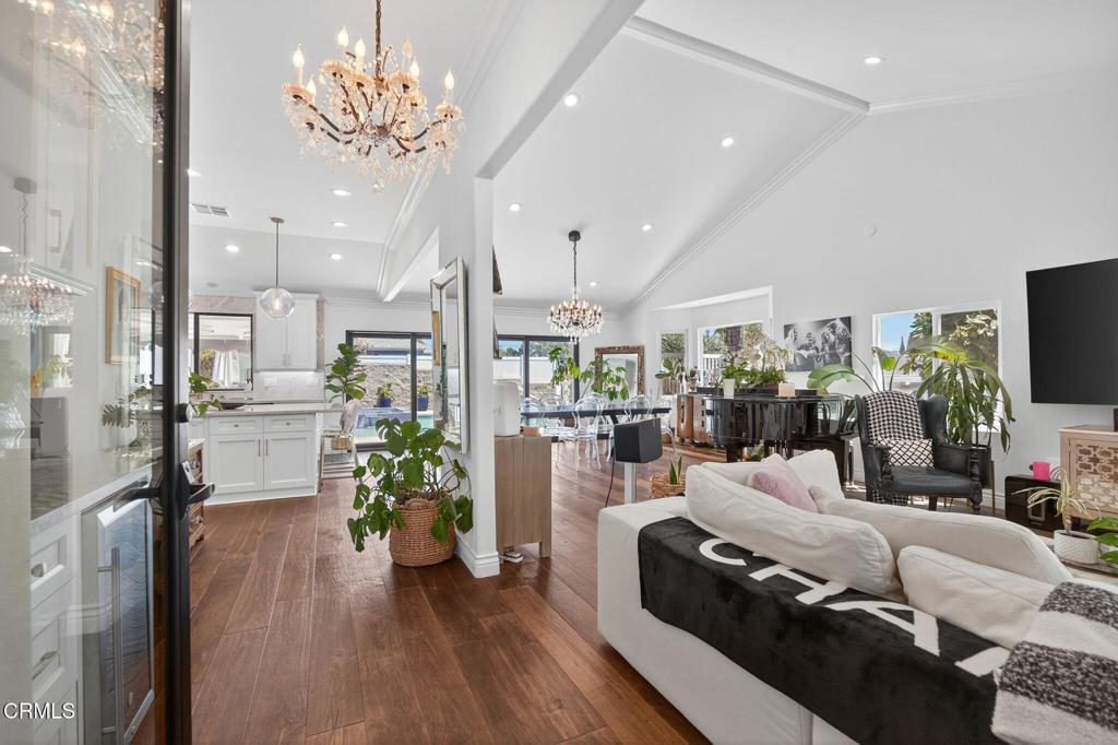 Camarillo, California, 93010, United States, 5 Bedrooms Bedrooms, ,5 BathroomsBathrooms,Residential,Active,1914579