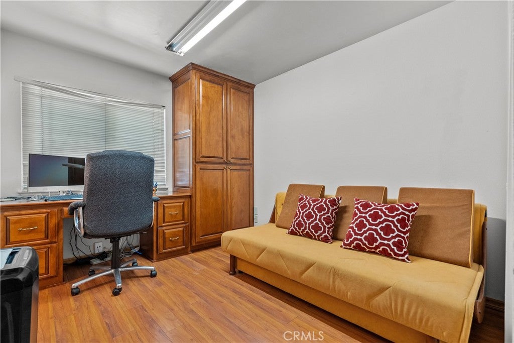 Northridge, California, 91324, United States, 5 Bedrooms Bedrooms, ,4 BathroomsBathrooms,Residential,Active,1952628