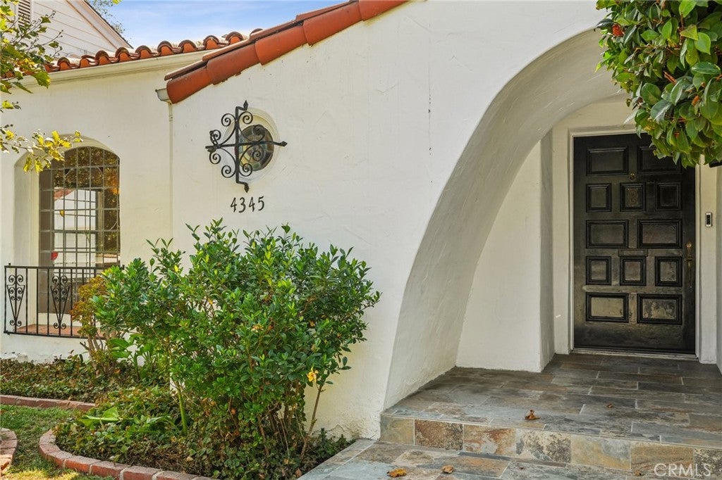 North Hollywood, California, 91602, United States, 3 Bedrooms Bedrooms, ,2 BathroomsBathrooms,Residential,Active,1914796