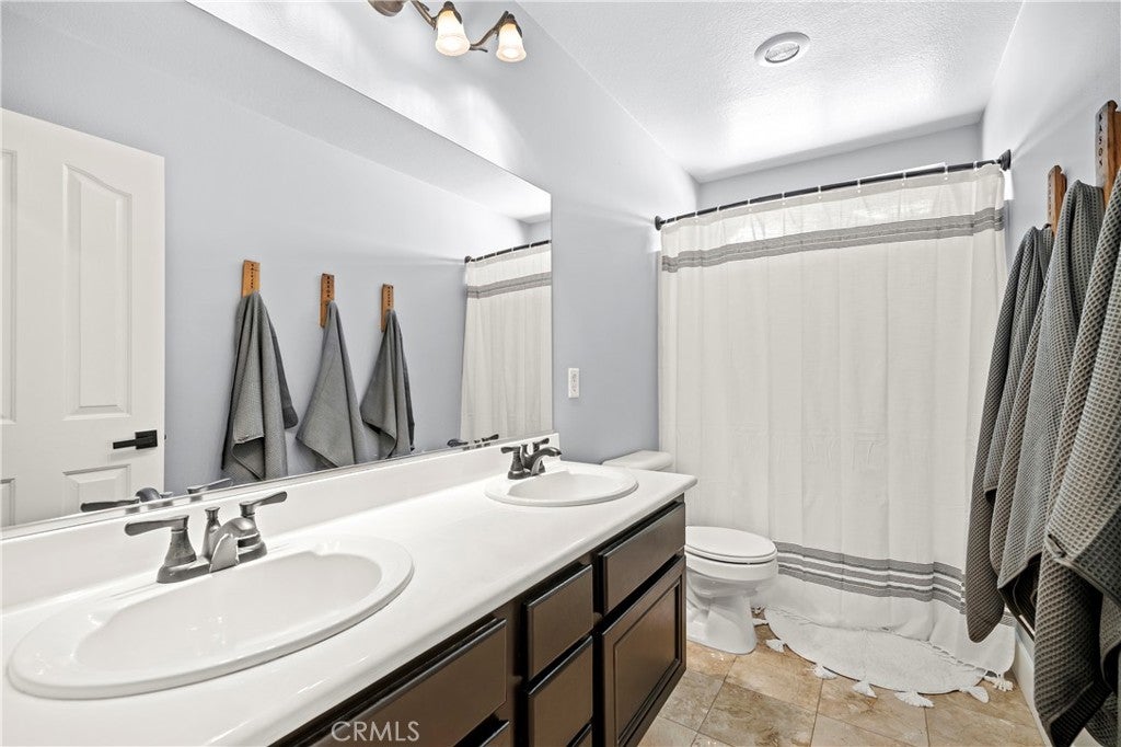 Rancho Santa Margarita, California, 92688, United States, 4 Bedrooms Bedrooms, ,3 BathroomsBathrooms,Residential,Active,1944272