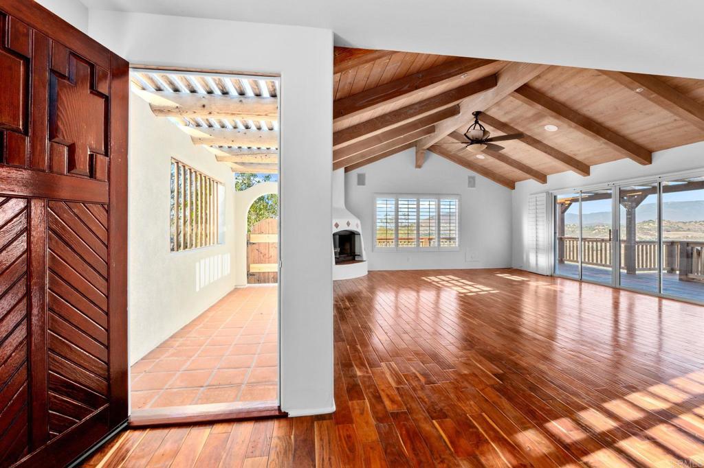 Escondido, California, 92026, United States, 3 Bedrooms Bedrooms, ,2 BathroomsBathrooms,Residential,Active,1972147