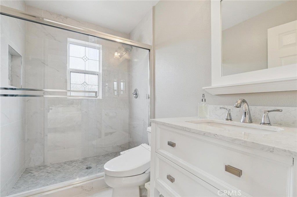 Valencia, California, 91354, United States, 6 Bedrooms Bedrooms, ,6 BathroomsBathrooms,Residential,Active,2008301