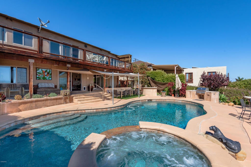 Ventura, California, 93001, United States, 3 Bedrooms Bedrooms, ,2 BathroomsBathrooms,Residential,Active,1944036