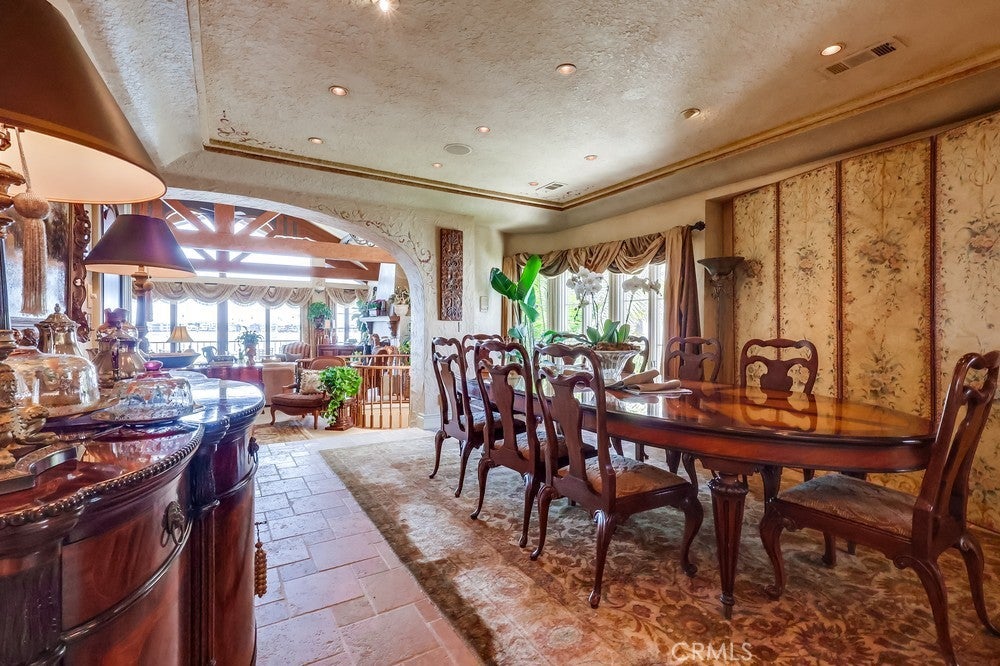 Long Beach, California, 90803, United States, 4 Bedrooms Bedrooms, ,4 BathroomsBathrooms,Residential,Active,1903219