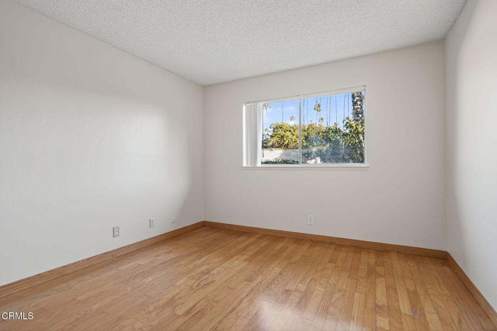 Ventura, California, 93001, United States, 5 Bedrooms Bedrooms, ,3 BathroomsBathrooms,Residential,Active,1922272