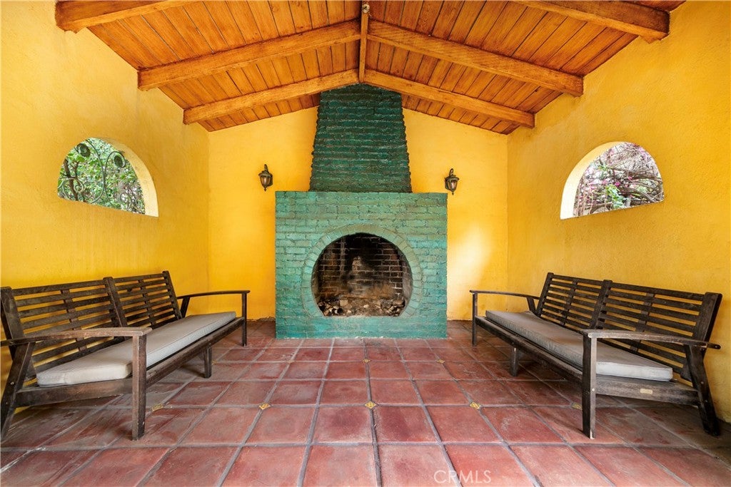 Los Angeles, California, 90035, United States, 3 Bedrooms Bedrooms, ,2 BathroomsBathrooms,Residential,Active,1922738