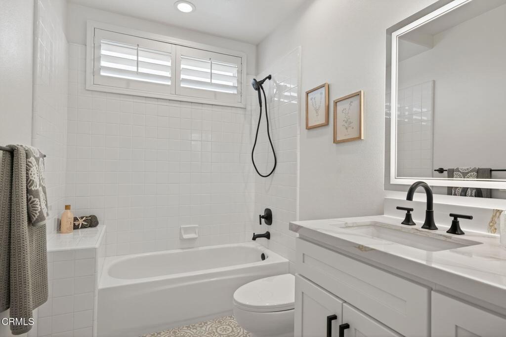 Camarillo, California, 93010, United States, 5 Bedrooms Bedrooms, ,5 BathroomsBathrooms,Residential,Active,1914809