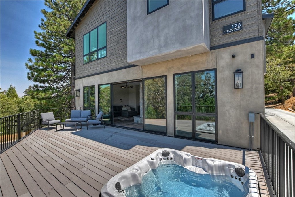 Lake Arrowhead, California, 92352, United States, 3 Bedrooms Bedrooms, ,3 BathroomsBathrooms,Residential,Active,1972160