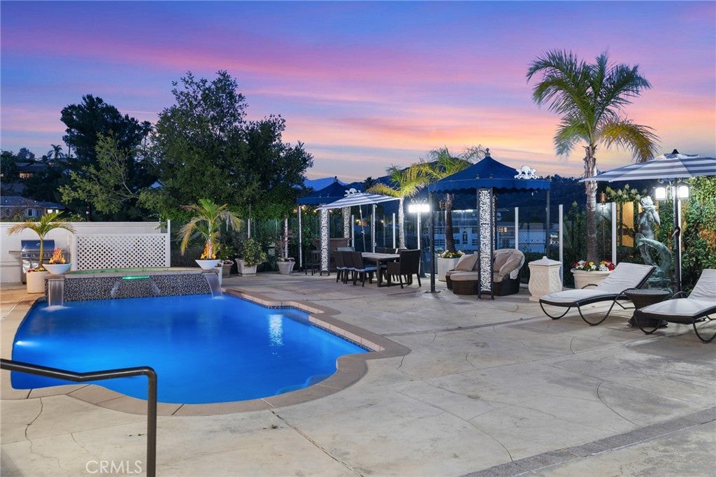 Glendale, California, 91206, United States, 5 Bedrooms Bedrooms, ,6 BathroomsBathrooms,Residential,Active,1941392