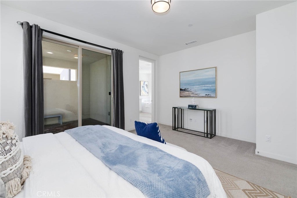 Irvine, California, 92618, United States, 3 Bedrooms Bedrooms, ,3 BathroomsBathrooms,Residential,Active,1942374