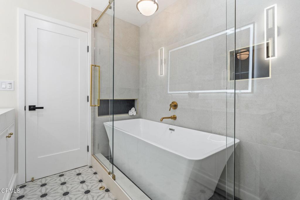 Ventura, California, 93003, United States, 4 Bedrooms Bedrooms, ,3 BathroomsBathrooms,Residential,Active,1936147