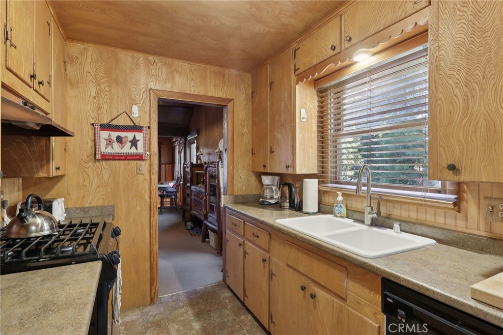 Big Bear Lake, California, 92315, United States, 4 Bedrooms Bedrooms, ,4 BathroomsBathrooms,Residential,Active,1988472