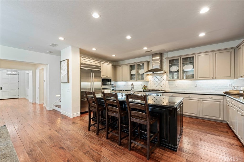 Valencia, California, 91381, United States, 5 Bedrooms Bedrooms, ,4 BathroomsBathrooms,Residential,Active,2007929