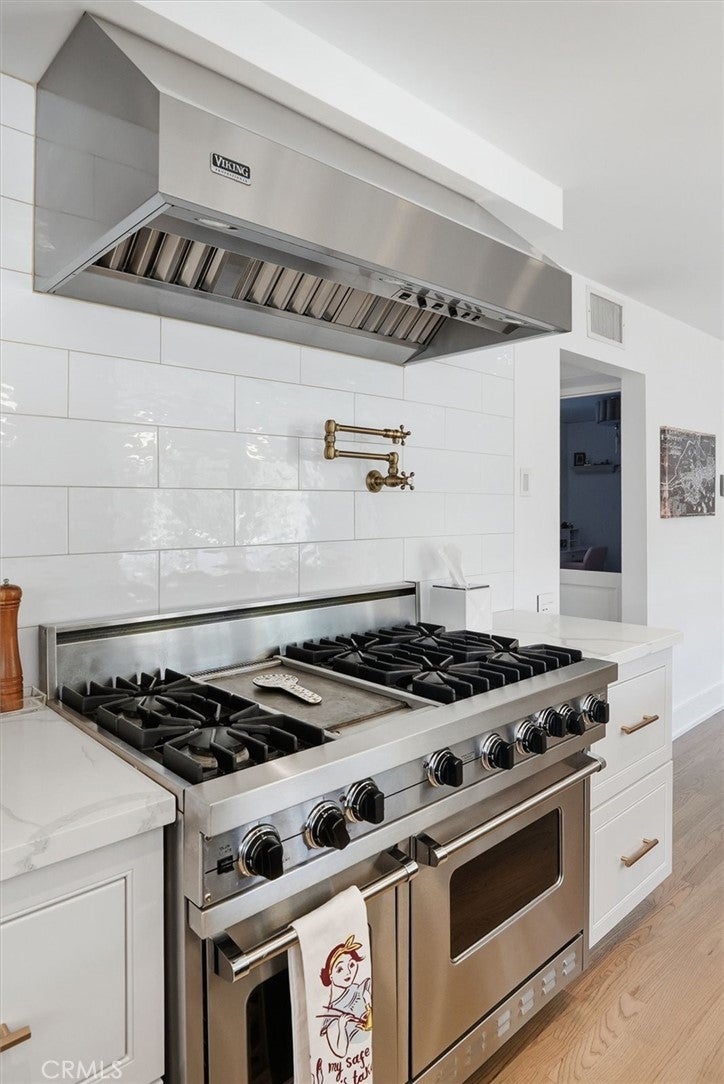 Agoura Hills, California, 91301, United States, 4 Bedrooms Bedrooms, ,5 BathroomsBathrooms,Residential,Active,1966025