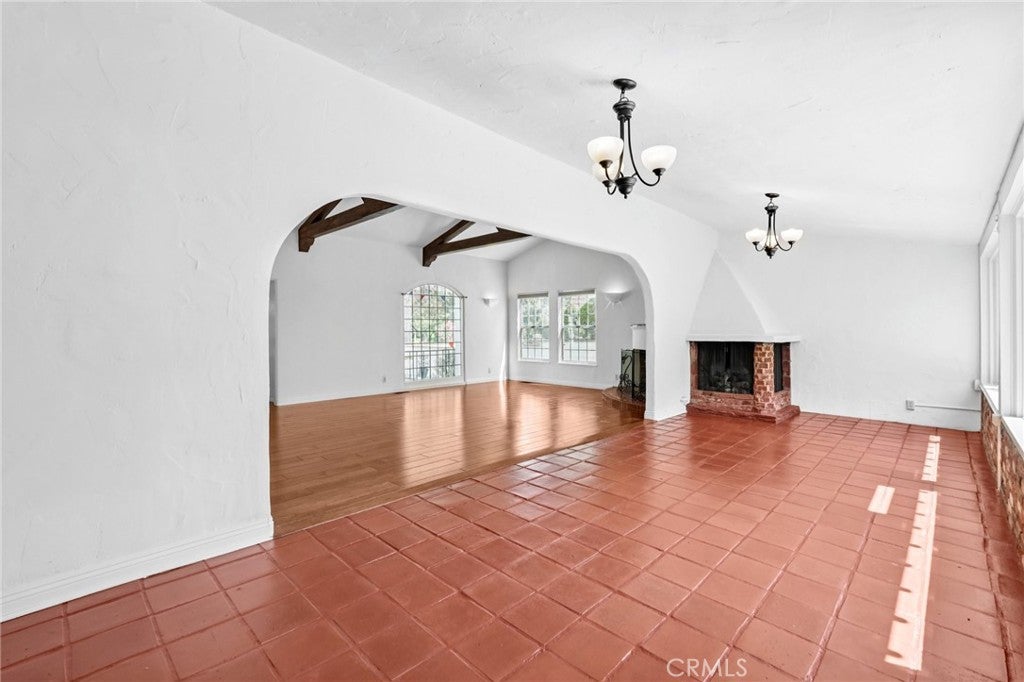 North Hollywood, California, 91602, United States, 3 Bedrooms Bedrooms, ,2 BathroomsBathrooms,Residential,Active,1914796
