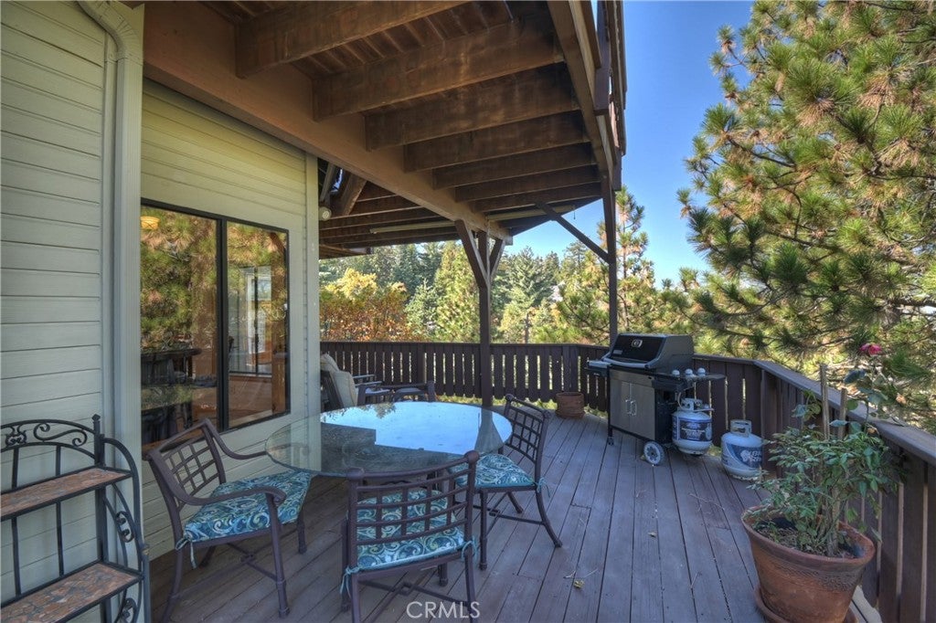 Lake Arrowhead, California, 92352, United States, 4 Bedrooms Bedrooms, ,3 BathroomsBathrooms,Residential,Active,1998581