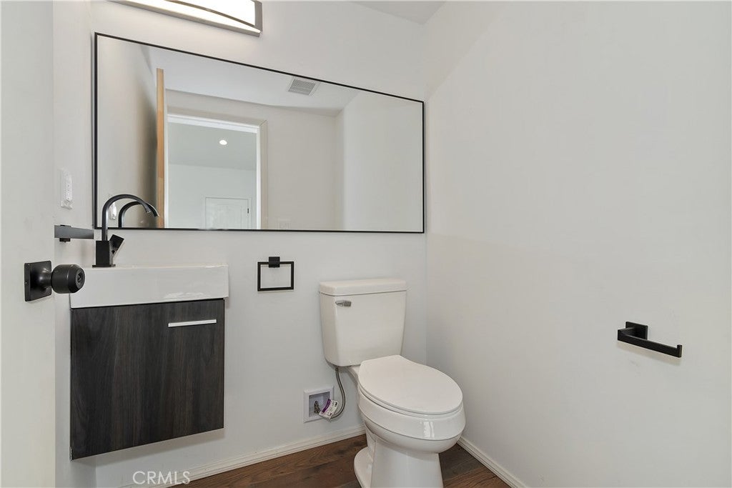 Big Bear City, California, 92314, United States, 7 Bedrooms Bedrooms, ,6 BathroomsBathrooms,Residential,Active,1998760