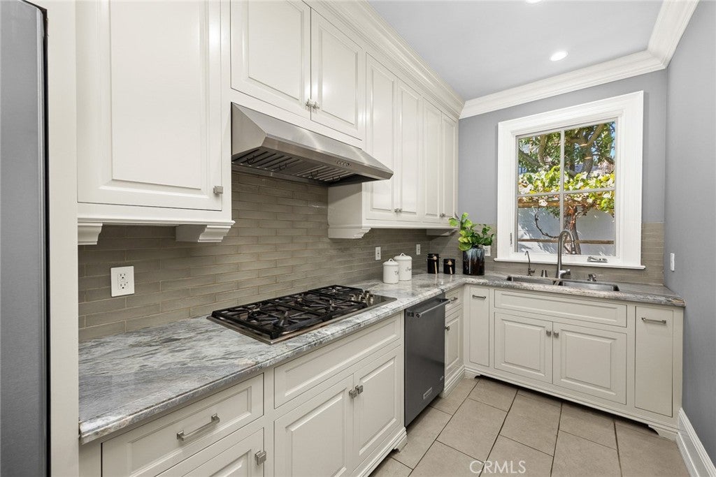Arcadia, California, 91006, United States, 6 Bedrooms Bedrooms, ,8 BathroomsBathrooms,Residential,Active,1933891