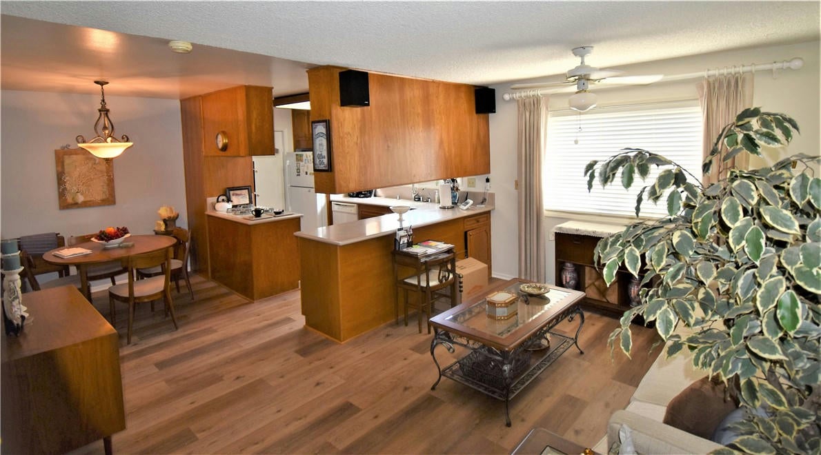 Seal Beach, California, 90740, United States, ,2 BathroomsBathrooms,Residential,Pending,1702937