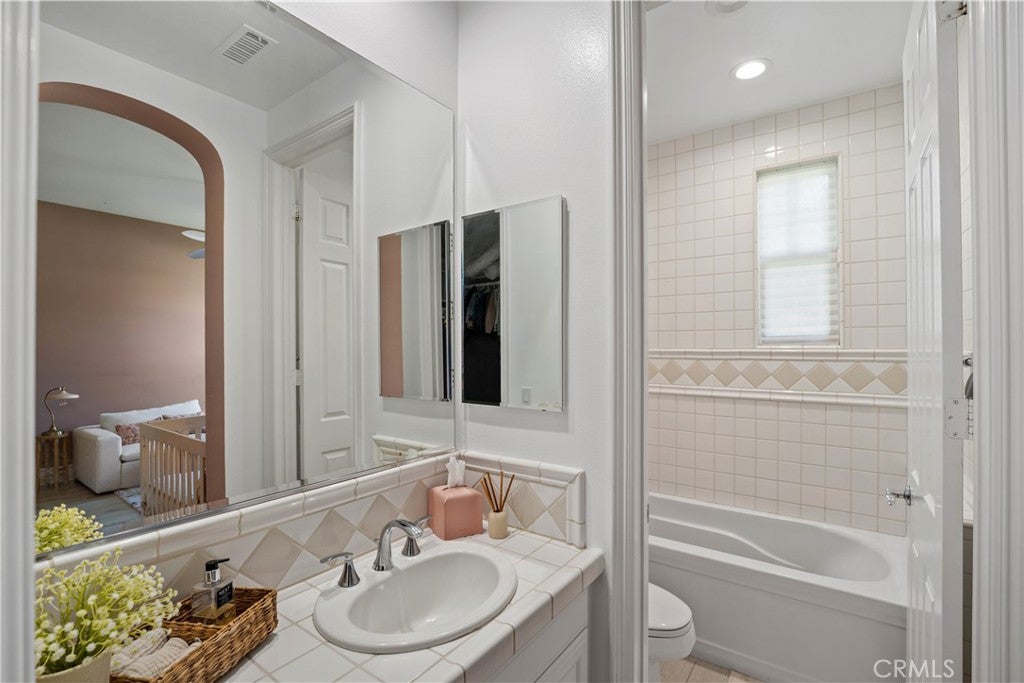 Canyon Country, California, 91387, United States, 4 Bedrooms Bedrooms, ,5 BathroomsBathrooms,Residential,Active,1953690