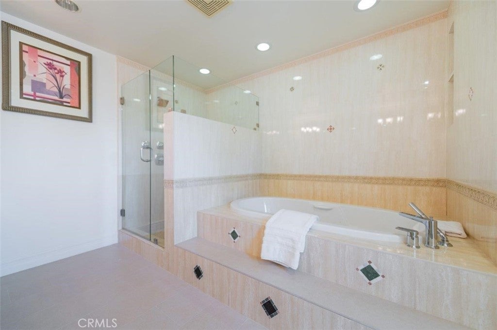 Pasadena, California, 91107, United States, 6 Bedrooms Bedrooms, ,5 BathroomsBathrooms,Residential,Active,1914920