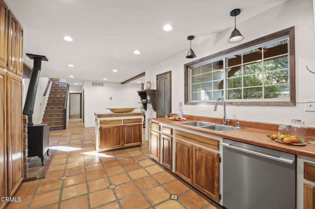 Ojai, California, 93023, United States, ,3 BathroomsBathrooms,Residential,Active,1769520
