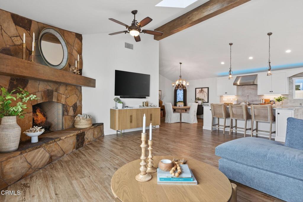 Oxnard, California, 93035, United States, 2 Bedrooms Bedrooms, ,2 BathroomsBathrooms,Residential,Active,1927655
