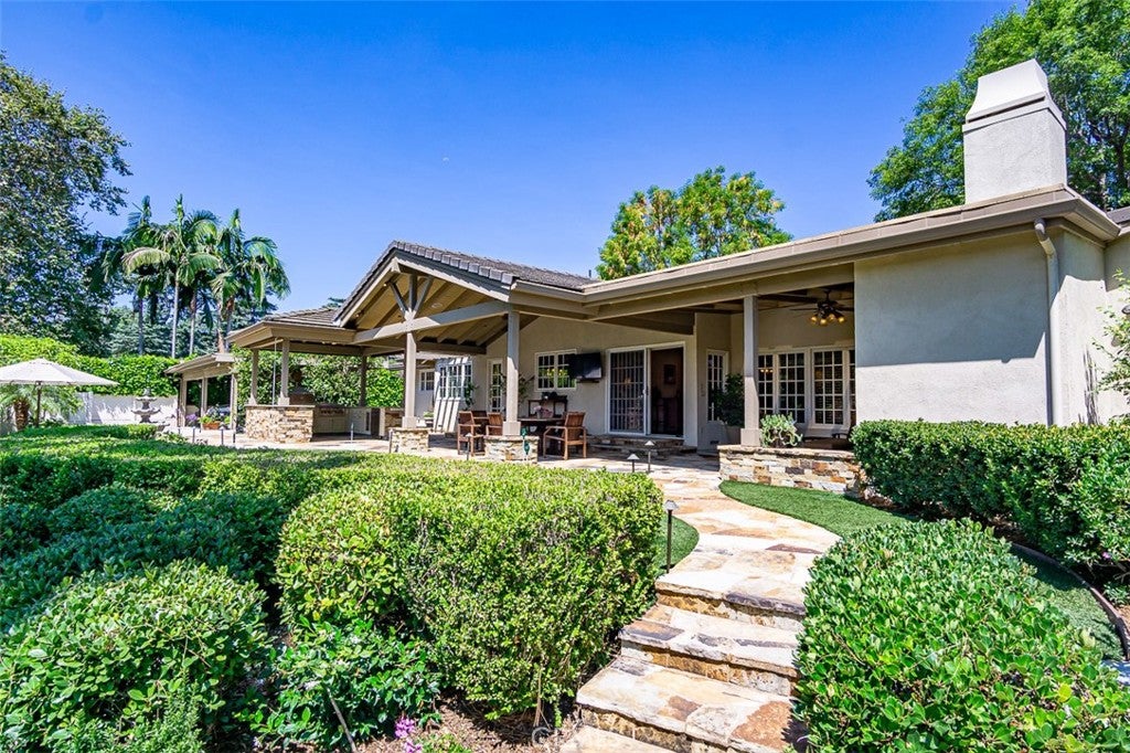 Fullerton, California, 92835, United States, 4 Bedrooms Bedrooms, ,3 BathroomsBathrooms,Residential,Active,1894565