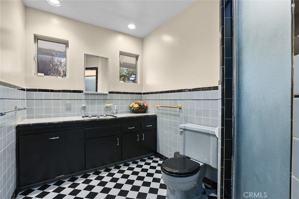 Arcadia, California, 91006, United States, 3 Bedrooms Bedrooms, ,4 BathroomsBathrooms,Residential,Active,1986891