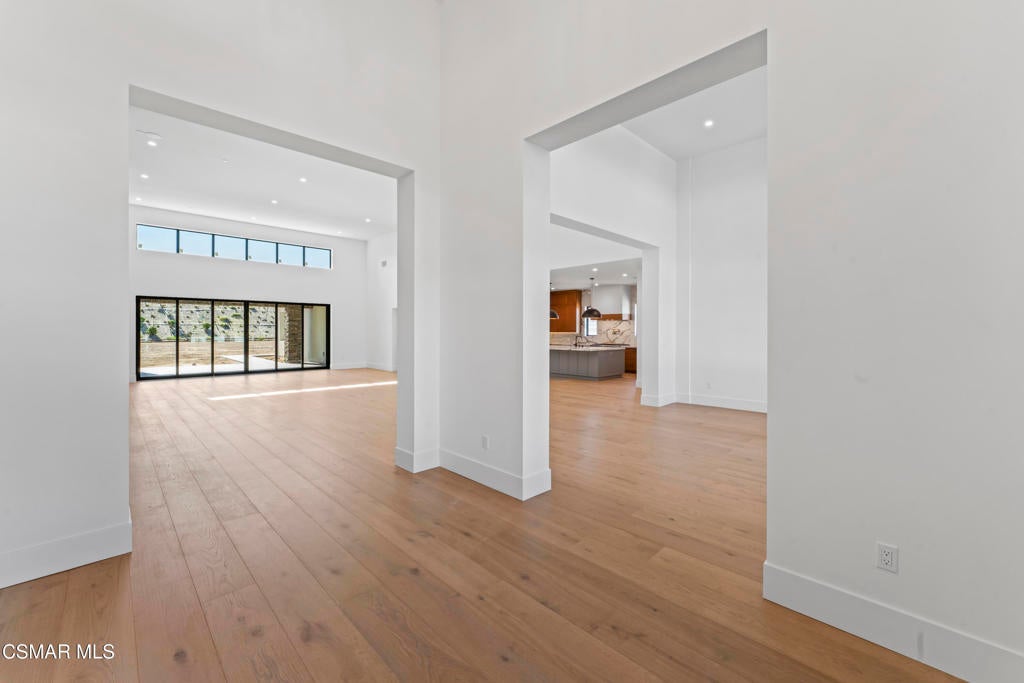 Camarillo, California, 93010, United States, 6 Bedrooms Bedrooms, ,7 BathroomsBathrooms,Residential,Active,2013156