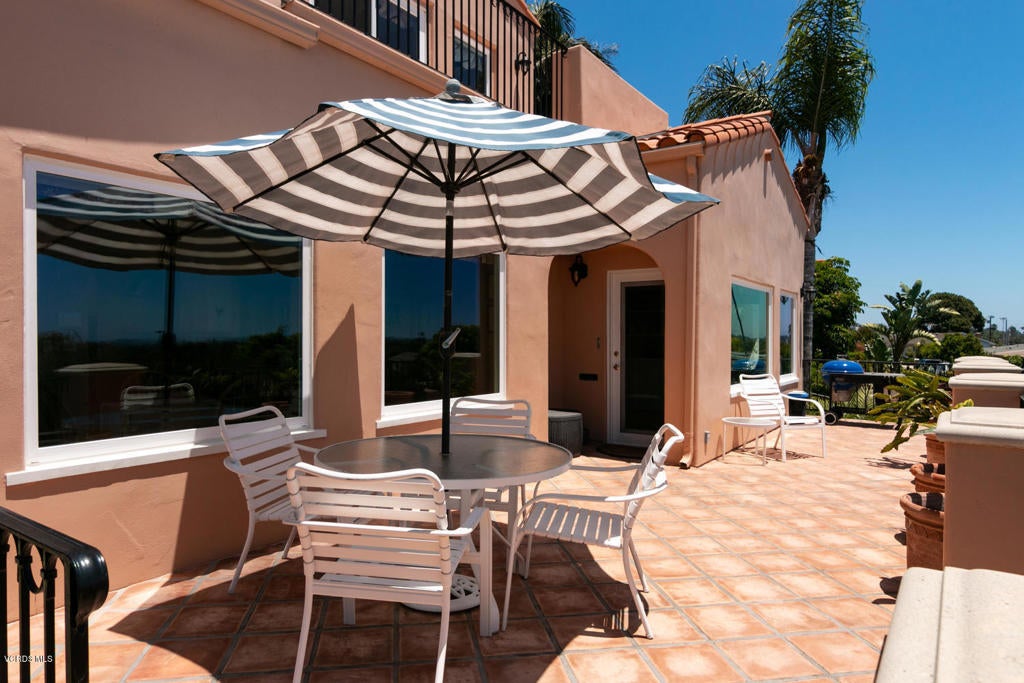 Ventura, California, 93001, United States, 4 Bedrooms Bedrooms, ,4 BathroomsBathrooms,Residential,Contingent,1944037