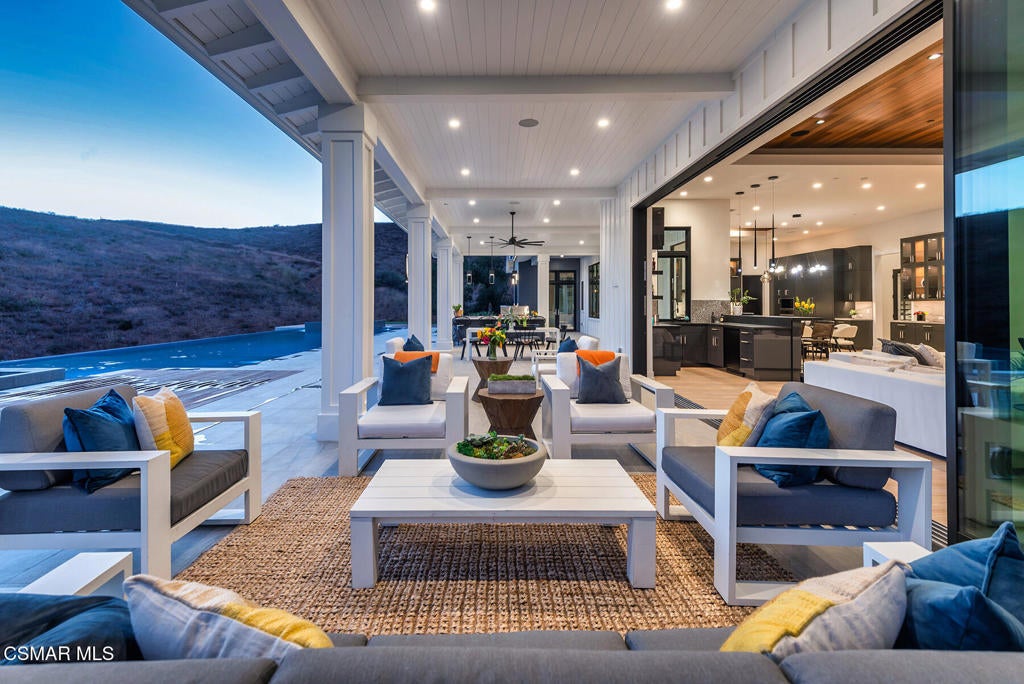 Thousand Oaks, California, 91362, United States, 5 Bedrooms Bedrooms, ,7 BathroomsBathrooms,Residential,Active,1900211