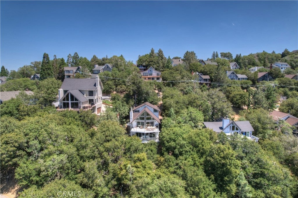 Lake Arrowhead, California, 92352, United States, 4 Bedrooms Bedrooms, ,3 BathroomsBathrooms,Residential,Active,1953250
