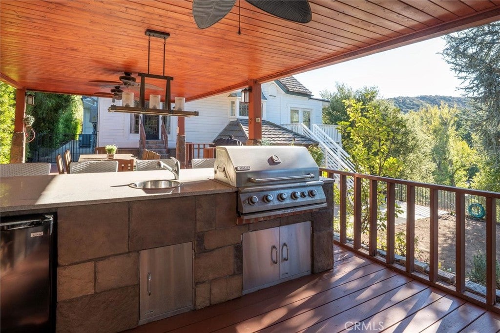 Agoura Hills, California, 91301, United States, 4 Bedrooms Bedrooms, ,5 BathroomsBathrooms,Residential,Active,1966025