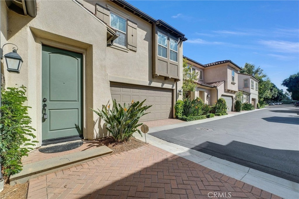 Irvine, California, 92618, United States, 3 Bedrooms Bedrooms, ,3 BathroomsBathrooms,Residential,Contingent,1986914
