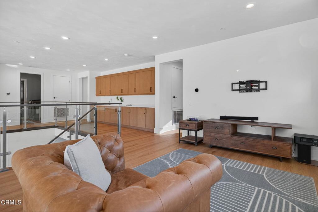 Porter Ranch, California, 91326, United States, 5 Bedrooms Bedrooms, ,6 BathroomsBathrooms,Residential,Active,1965808