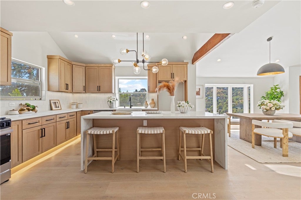 Los Angeles, California, 90046, United States, 3 Bedrooms Bedrooms, ,4 BathroomsBathrooms,Residential,Active,1862862