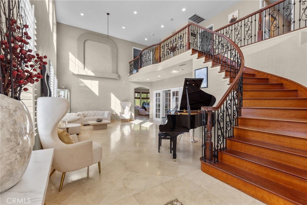 Porter Ranch, California, 91326, United States, 4 Bedrooms Bedrooms, ,4 BathroomsBathrooms,Residential,Active,1989767