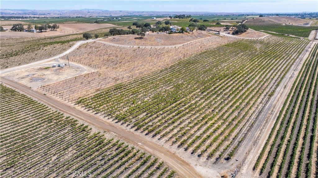 Paso Robles, California, 93446, United States, 4 Bedrooms Bedrooms, ,3 BathroomsBathrooms,Residential,Active,1944280
