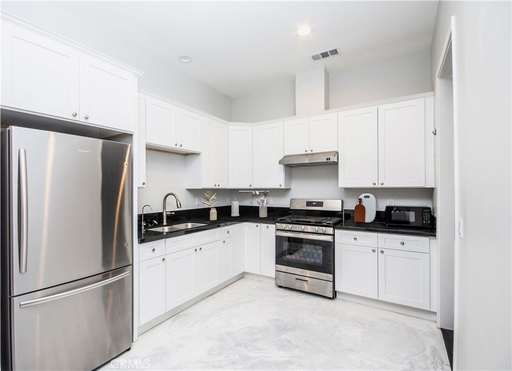 Corona, California, 92881, United States, 8 Bedrooms Bedrooms, ,9 BathroomsBathrooms,Residential,Active,1902941