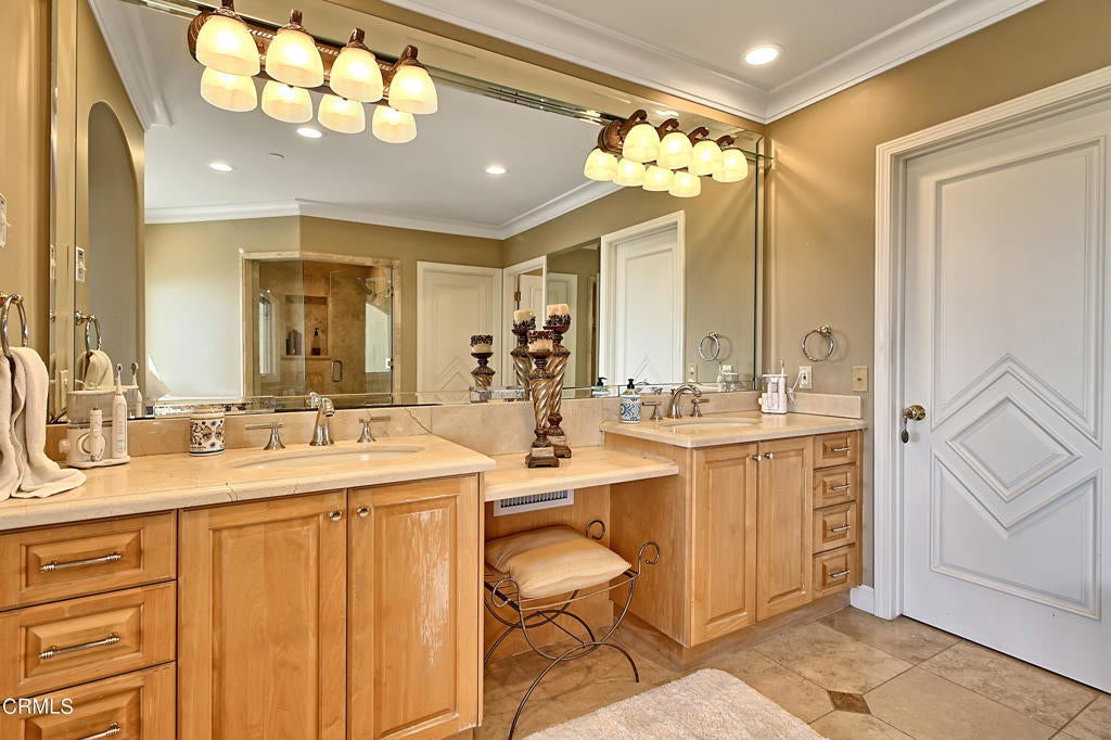 Ventura, California, 93003, United States, 4 Bedrooms Bedrooms, ,5 BathroomsBathrooms,Residential,Active,1944269