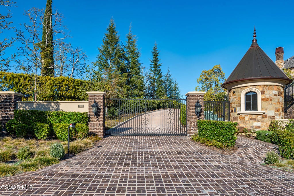 Thousand Oaks, California, 91361, United States, 7 Bedrooms Bedrooms, ,13 BathroomsBathrooms,Residential,Active,1748234