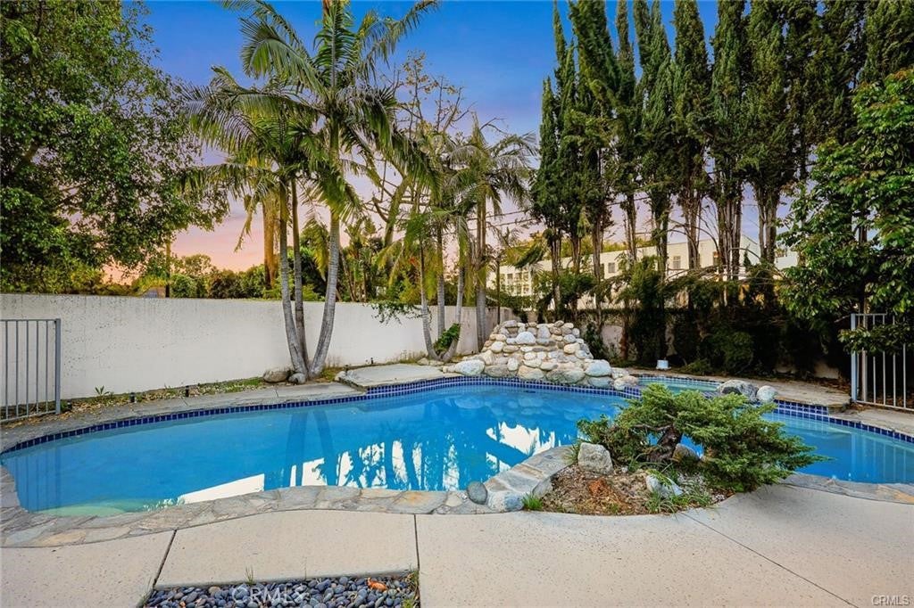 Arcadia, California, 91007, United States, 7 Bedrooms Bedrooms, ,9 BathroomsBathrooms,Residential,Active,1943808