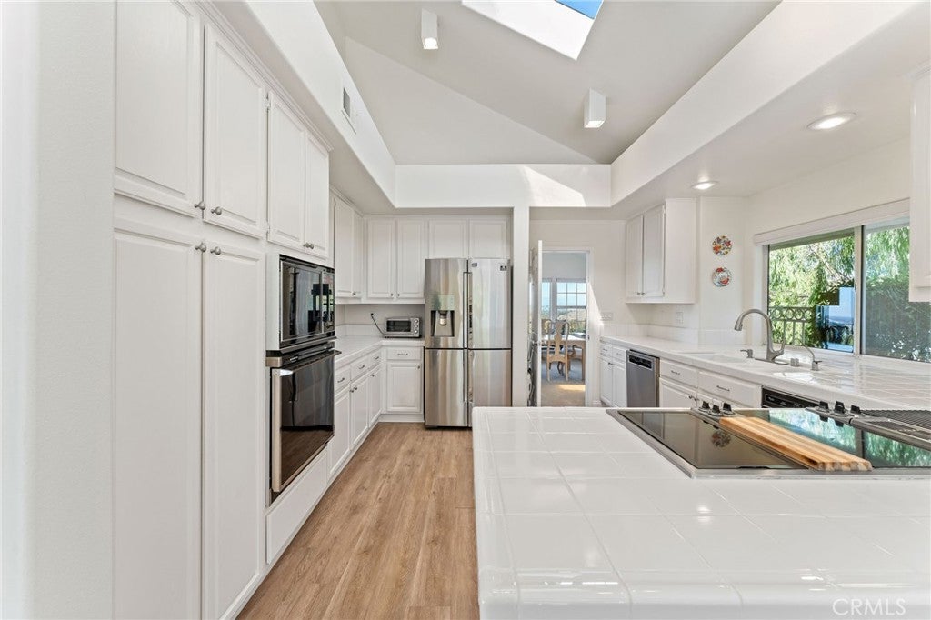 Irvine, California, 92603, United States, 4 Bedrooms Bedrooms, ,4 BathroomsBathrooms,Residential,Active,1986909