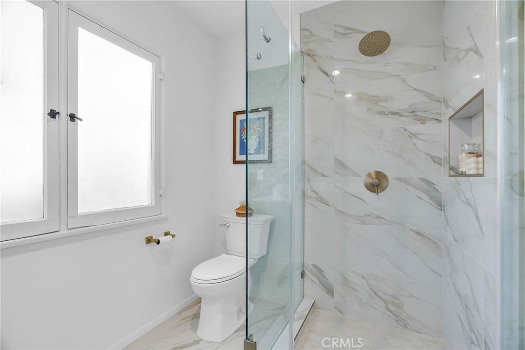 Glendale, California, 91202, United States, 3 Bedrooms Bedrooms, ,3 BathroomsBathrooms,Residential,Active,1967125