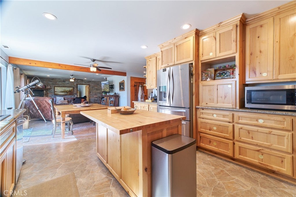 Big Bear Lake, California, 92315, United States, 7 Bedrooms Bedrooms, ,5 BathroomsBathrooms,Residential,Active,1824542
